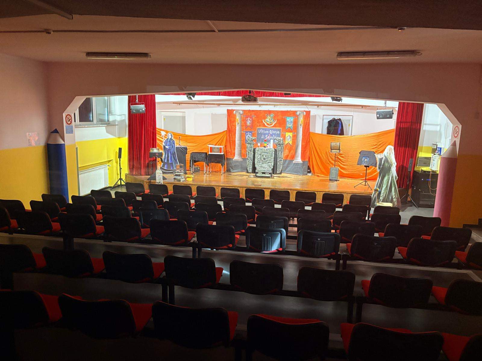 spettacolo teatrale di magia per scuole