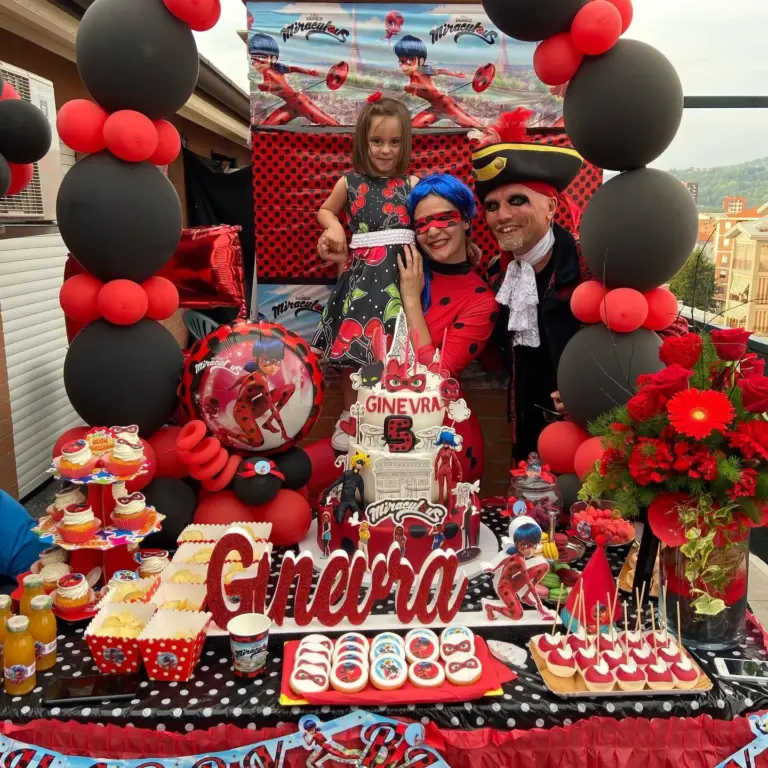Mago Wilson durante uno spettacolo per una festa di compleanno