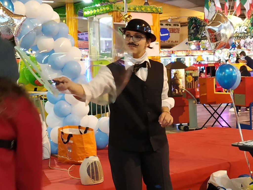 DreamDust — magia con bolle a Natale in Giostra Torino