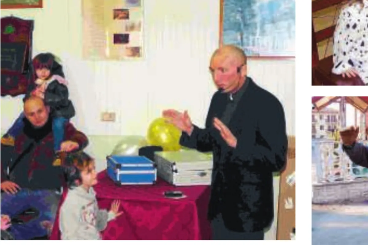 Guglielmo Wilson durante uno spettacolo per bambini - archivio storico